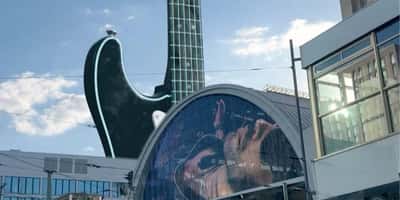 Top 8 Examples of FOOH Ads in Berlin